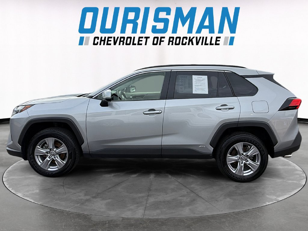 Used 2025 Toyota RAV4 XLE AWD/4WD image 3