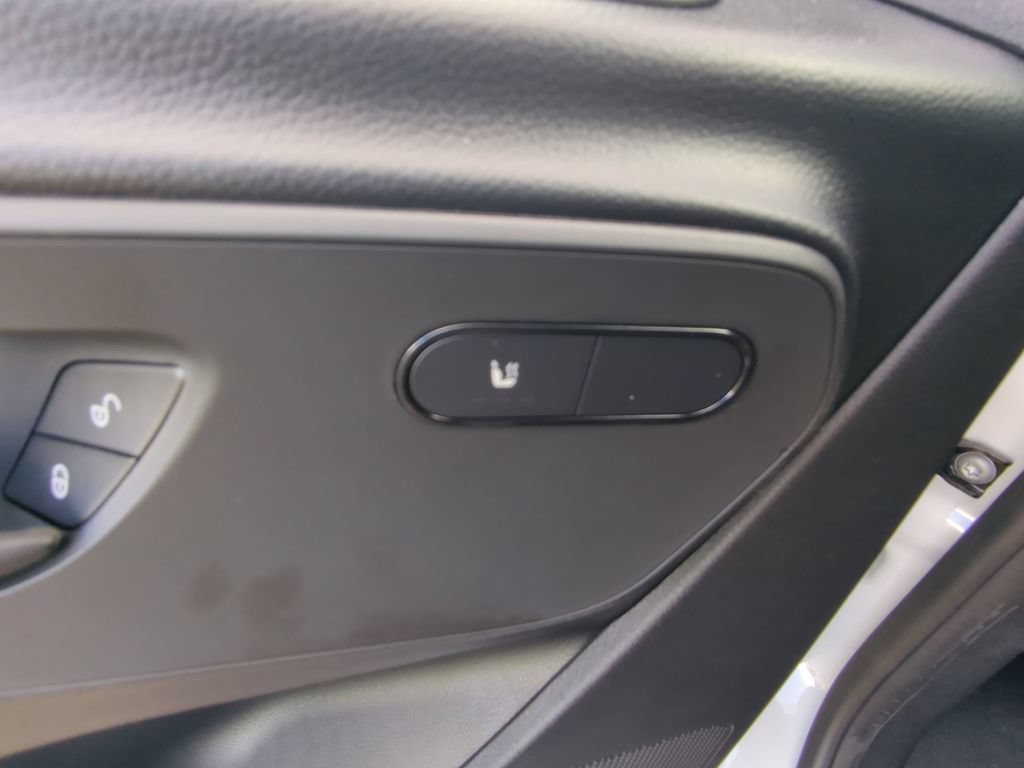 Used 2025 Mercedes-Benz Sprinter 2500 image 10