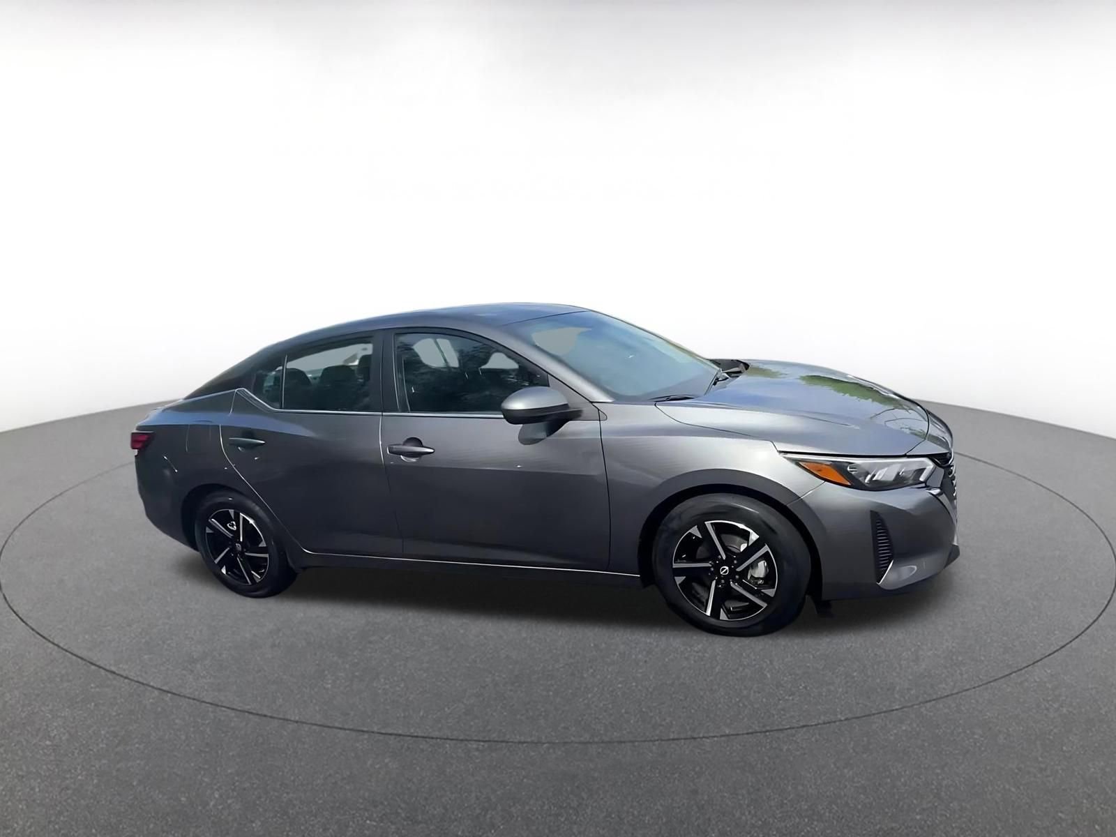 Used 2025 Nissan Sentra SV image 2