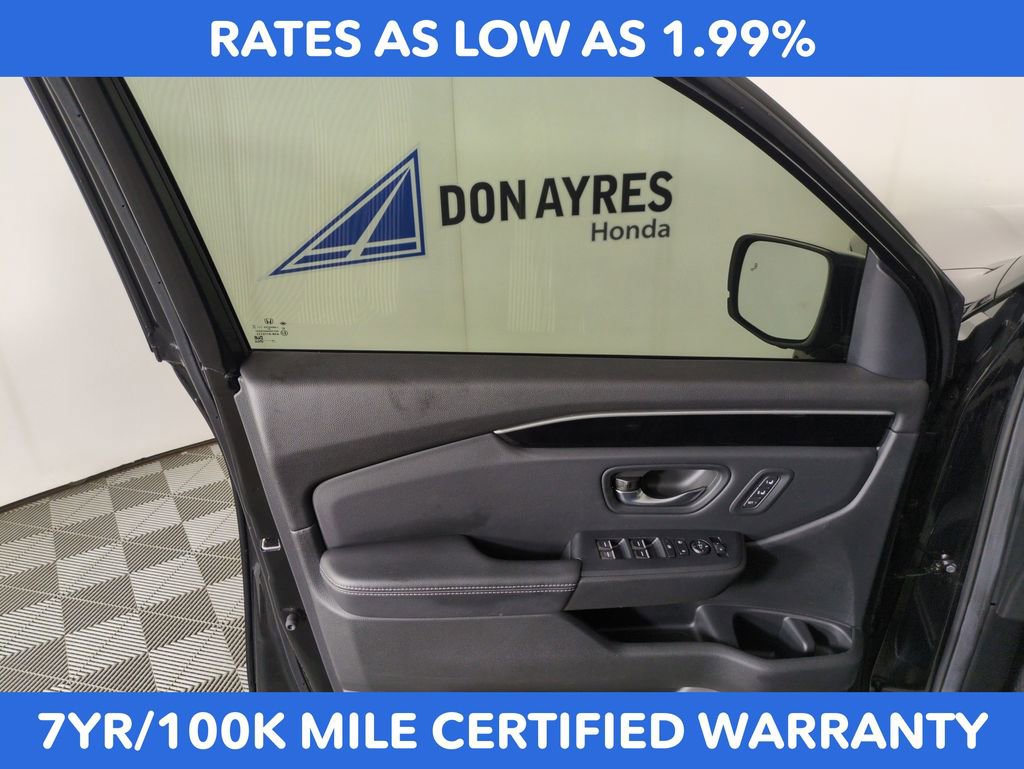 Certified 2025 Honda Pilot Touring image 10