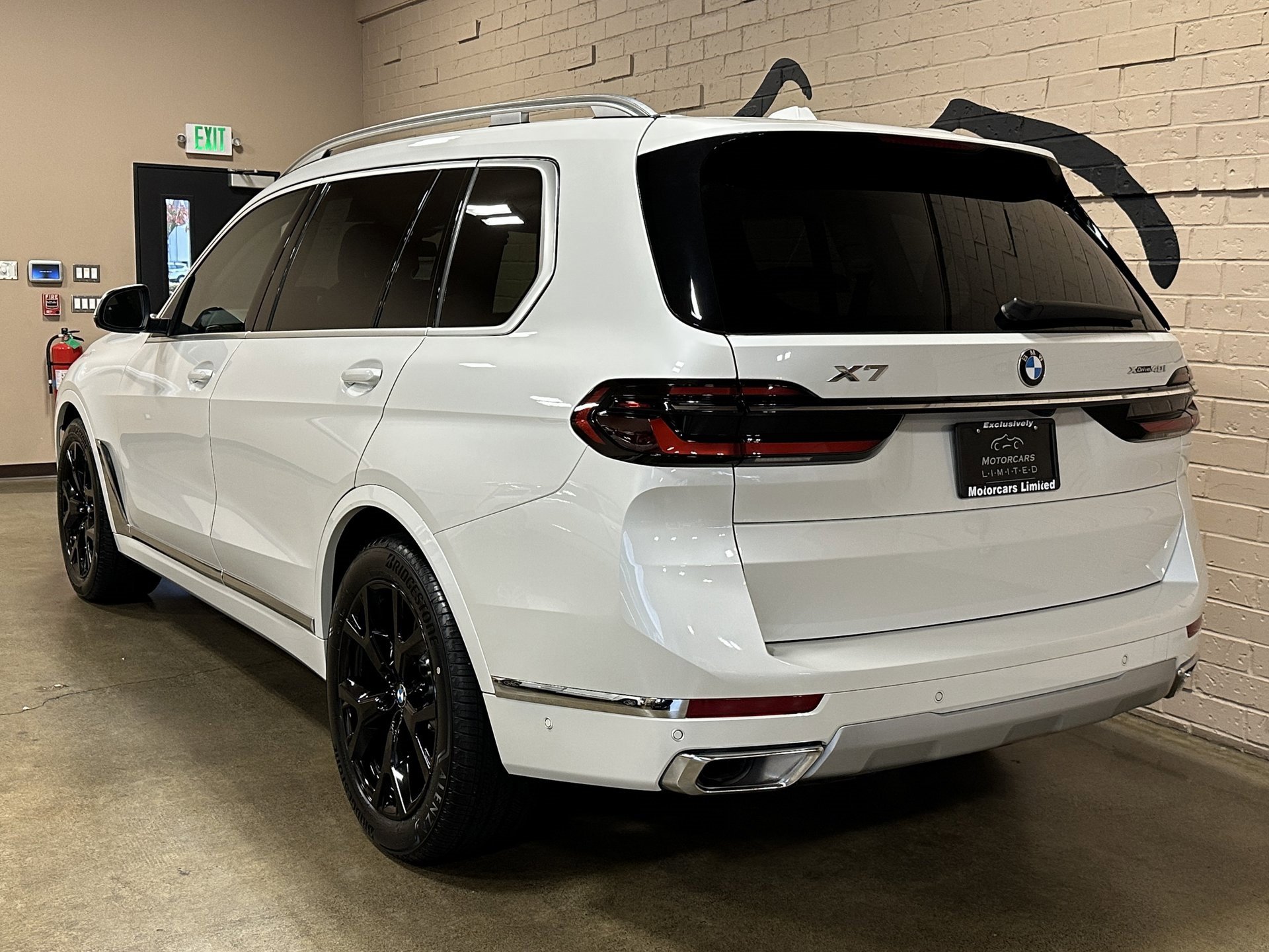 Used 2025 BMW X7 xDrive40i w/ Premium Package image 6