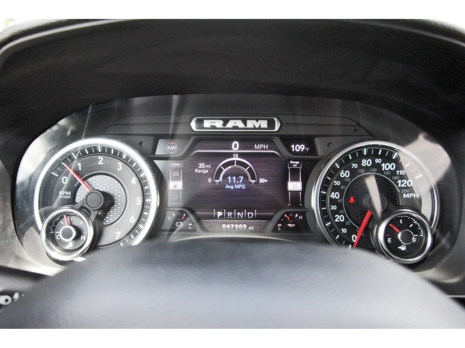 Used 2024 RAM 1500 Laramie AWD/4WD image 17