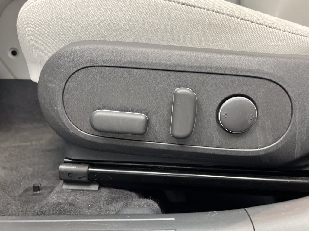 Used 2025 Hyundai Kona SEL FWD image 13