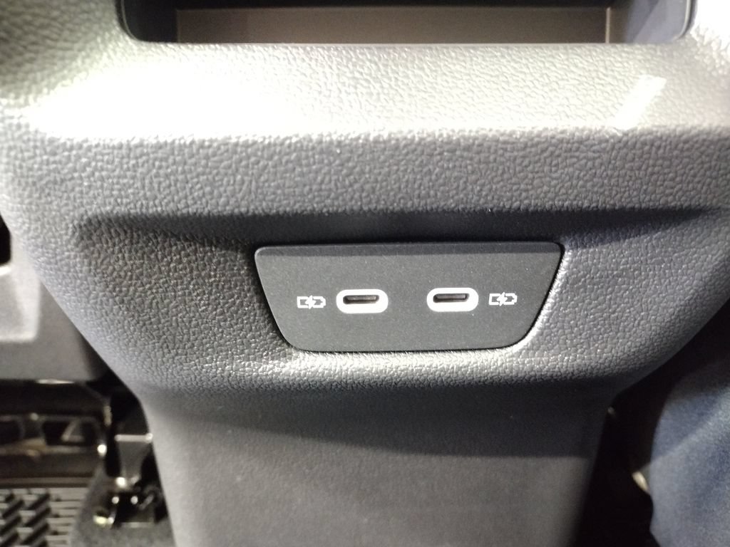New 2026 Volkswagen Tiguan SE R-Line AWD/4WD image 37