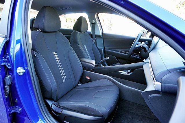 Certified 2024 Hyundai Elantra SEL FWD image 12