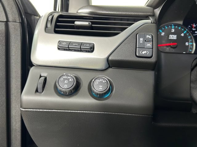Used 2019 Chevrolet Suburban Premier AWD/4WD image 28
