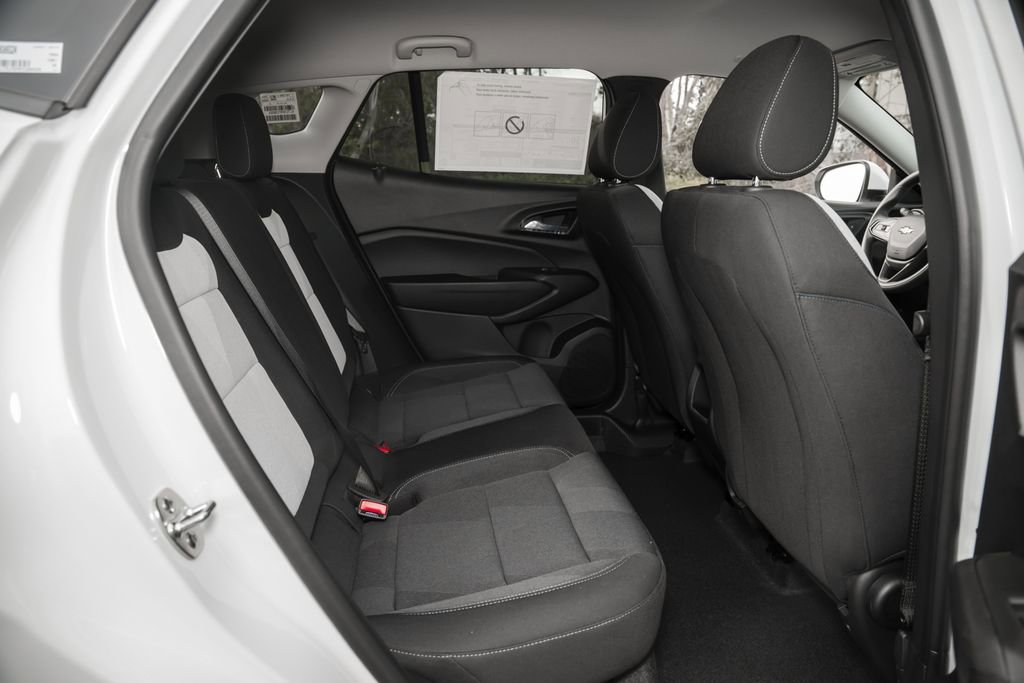 New 2026 Chevrolet Trax LS w/ LS Convenience Package FWD image 31