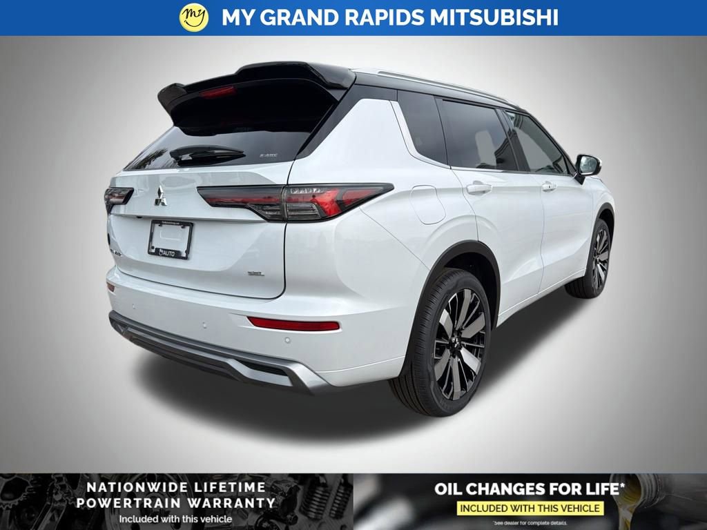 New 2026 Mitsubishi Outlander SEL image 5