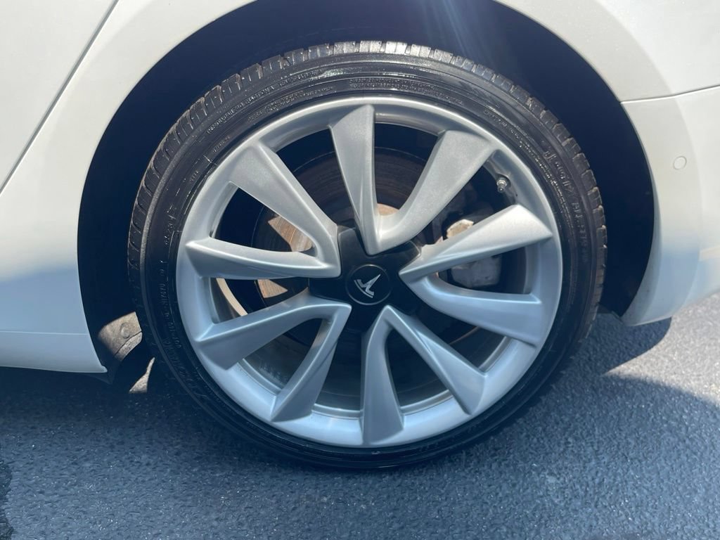 Used 2020 Tesla Model 3 Long Range AWD/4WD image 27