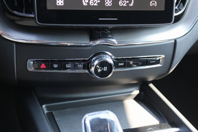 New 2026 Volvo XC60 B5 Ultra w/ Protection Package Premier image 26