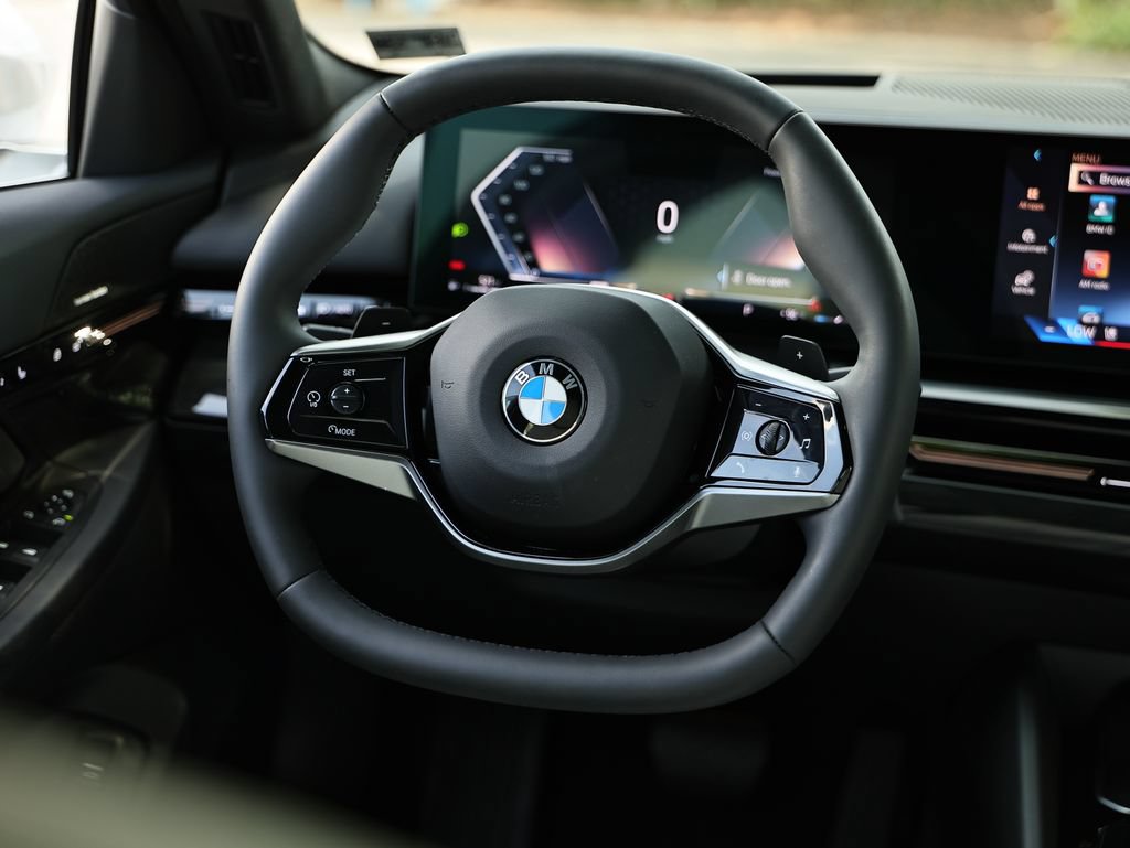 Used 2024 BMW 530i xDrive w/ Premium Package AWD/4WD image 28