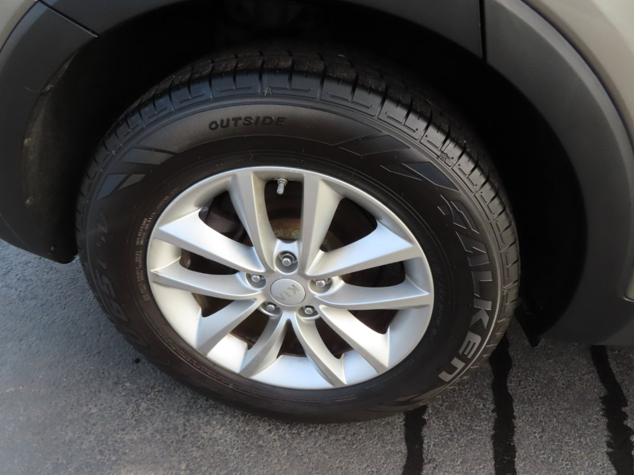 Used 2017 Kia Sorento LX w/ LX Convenience Package image 18