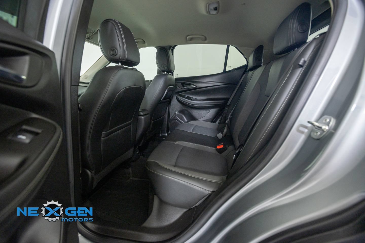 Used 2023 Buick Encore GX Preferred w/ Cold Weather Comfort Package AWD/4WD image 27