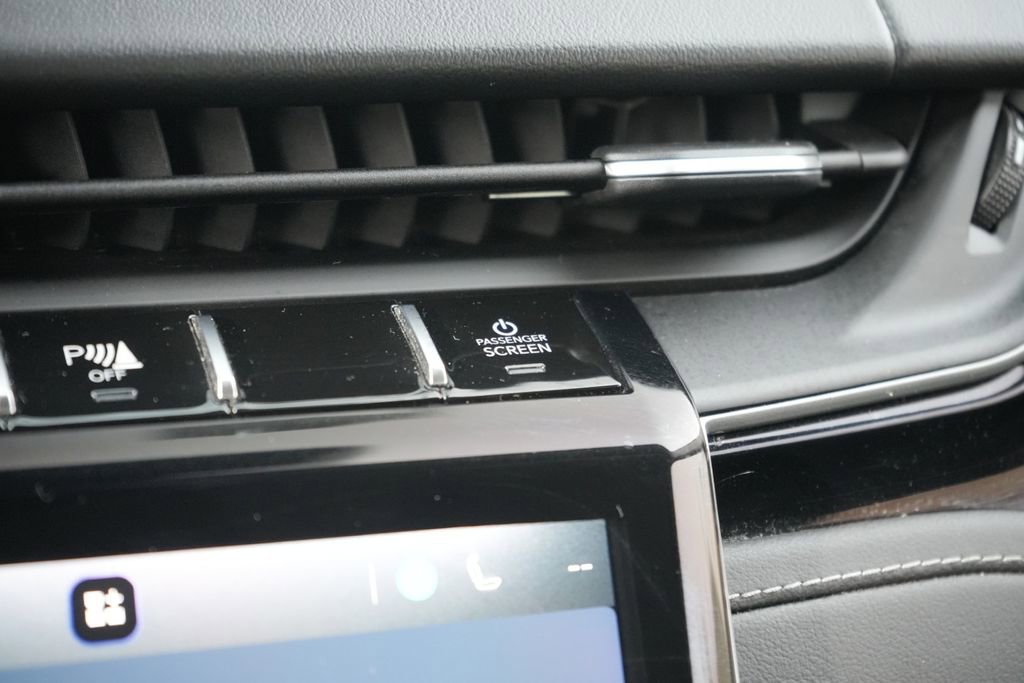 Used 2022 Jeep Grand Cherokee Limited 4xe image 44