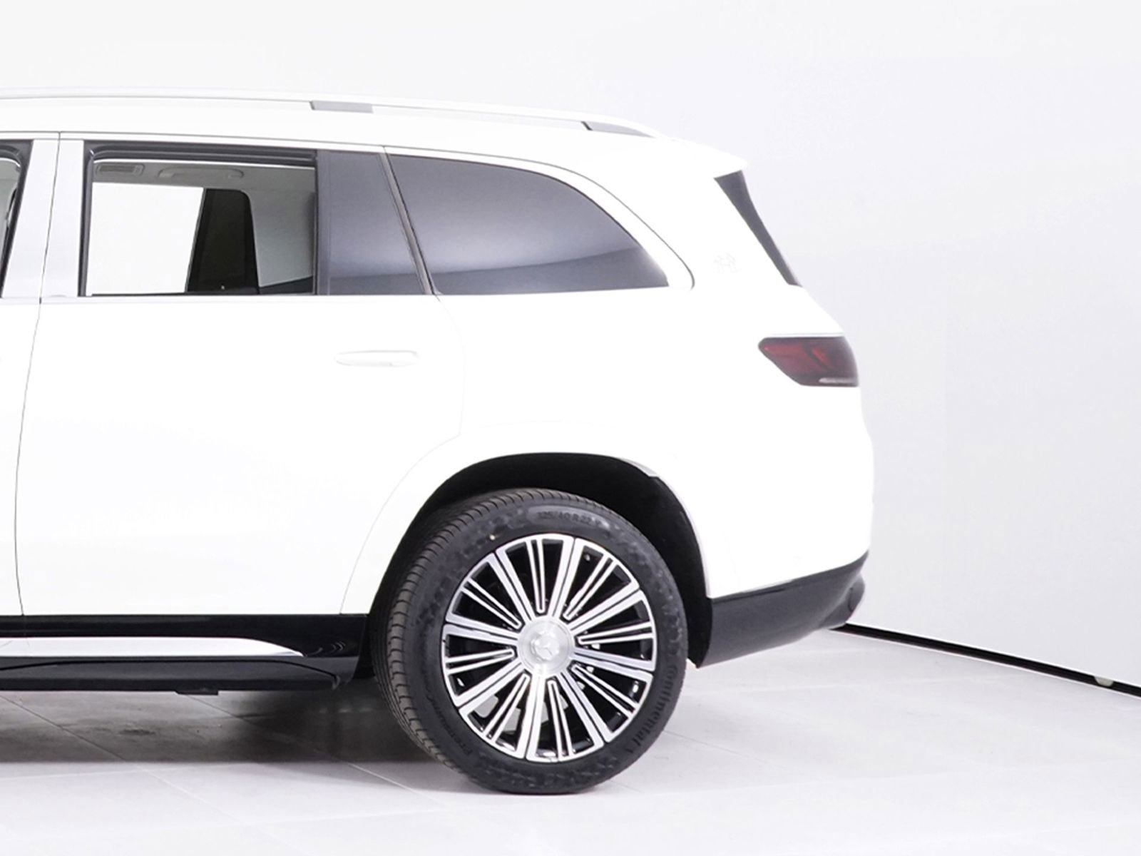 Used 2022 Mercedes-Benz Maybach GLS 600 4MATIC image 13