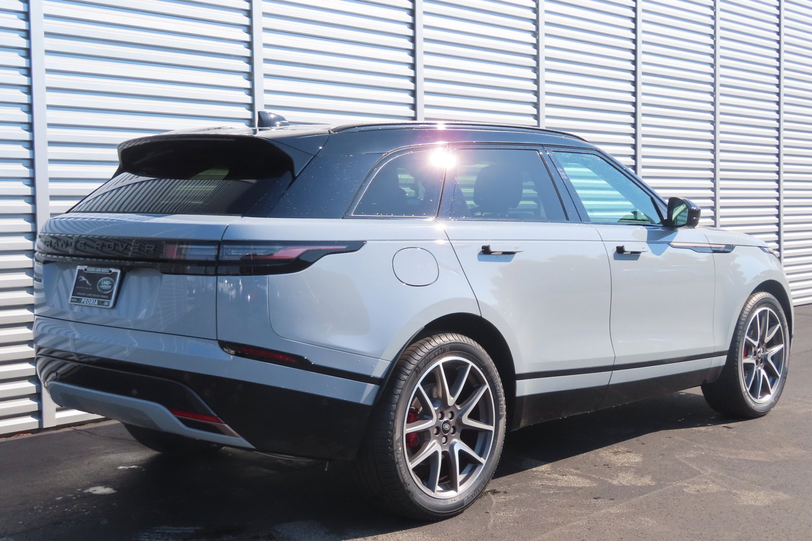 New 2025 Land Rover Range Rover Velar Dynamic SE image 14