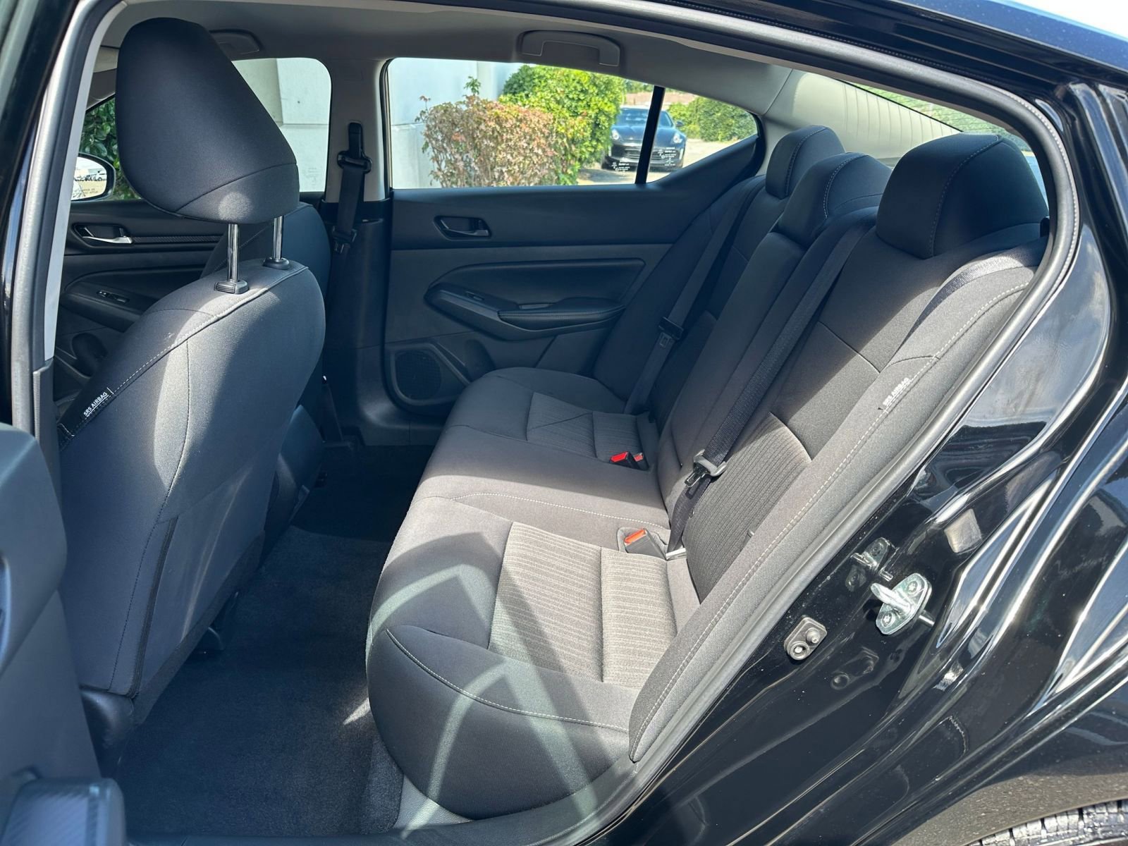 Used 2025 Nissan Altima 2.5 SV FWD image 27