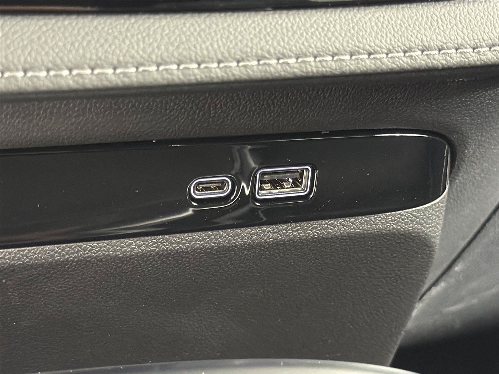 New 2026 Buick Enclave Sport Touring w/ Power Package FWD image 33