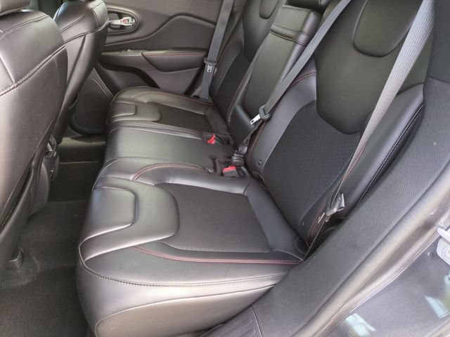 Used 2019 Jeep Cherokee Trailhawk w/ Cold Weather Group AWD/4WD image 15