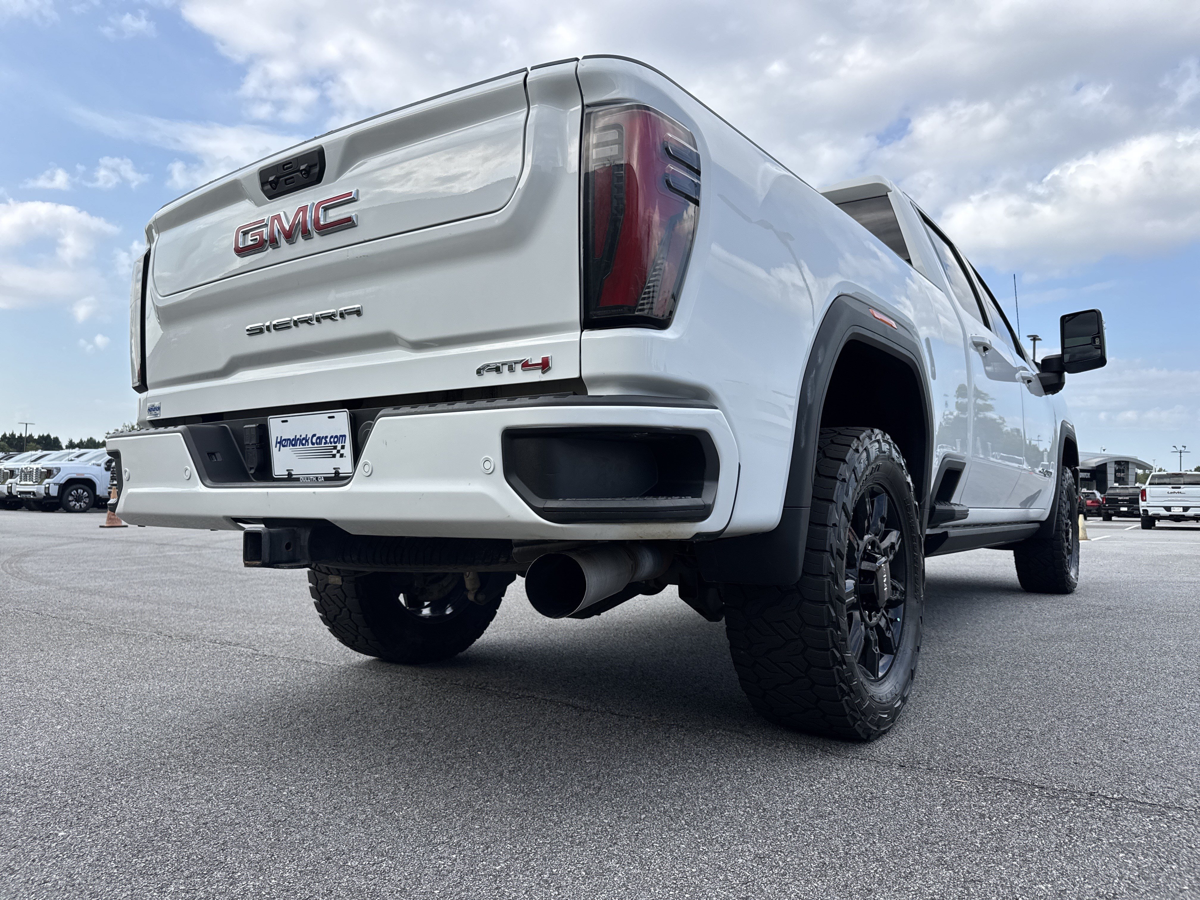 Used 2024 GMC Sierra 2500 AT4 w/ AT4 Premium Plus Package AWD/4WD image 10