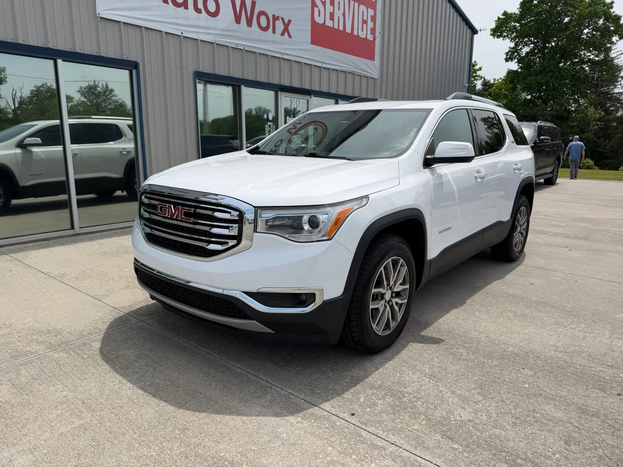 Used 2017 GMC Acadia SLE w/ Driver Alert Package I AWD/4WD image 34