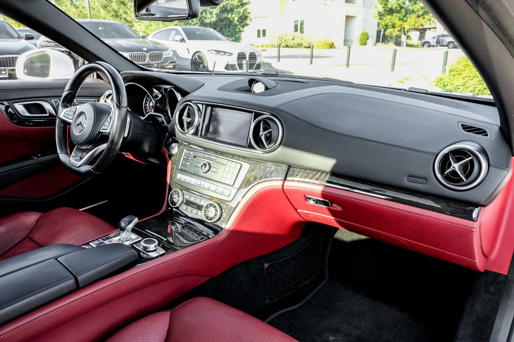 Used 2018 Mercedes-Benz SL 550 image 10