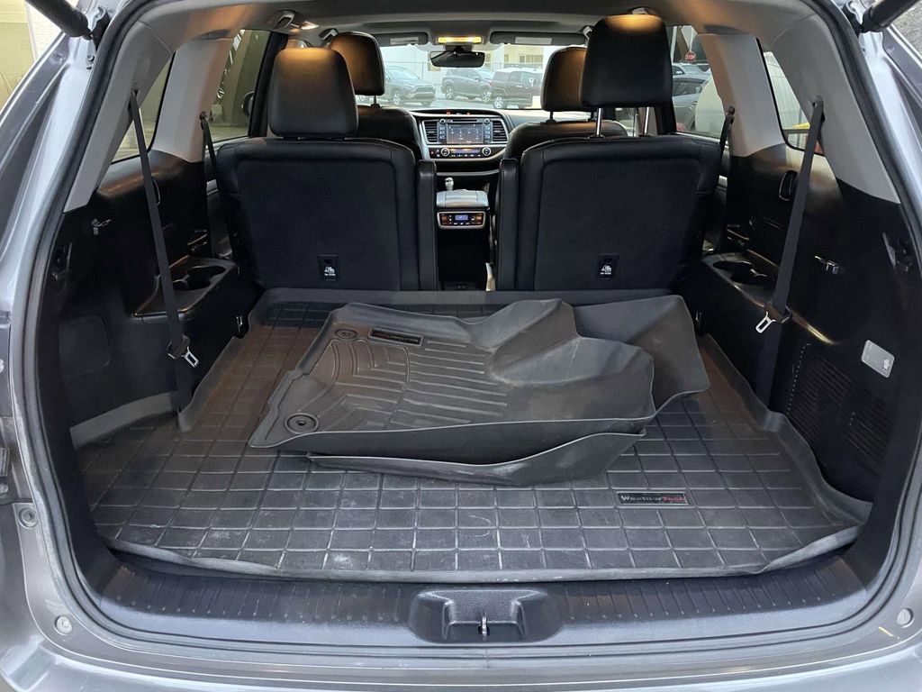 Used 2017 Toyota Highlander XLE image 49