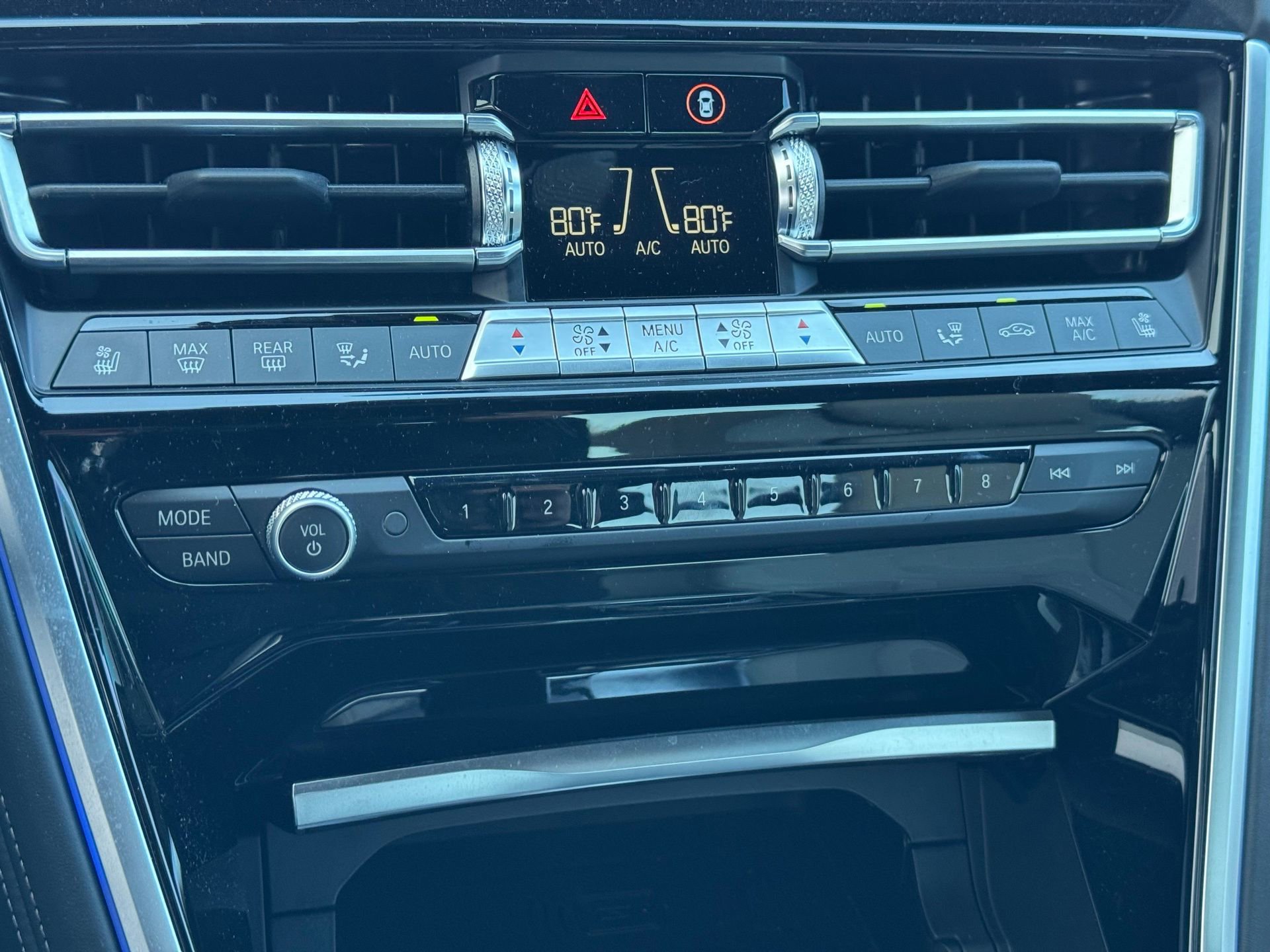 Used 2023 BMW M850i xDrive Coupe image 28