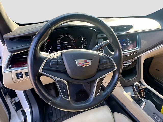 Used 2017 Cadillac XT5 Luxury w/ Driver Awareness Package image 12
