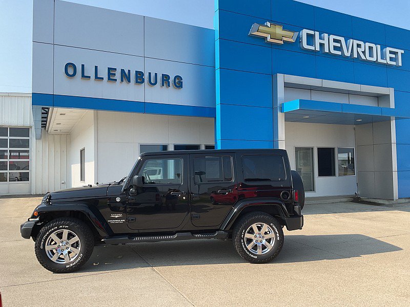 Used 2015 Jeep Wrangler Unlimited Sahara w/ Connectivity Group AWD/4WD image 1