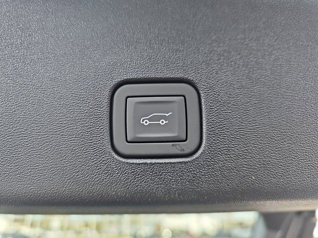 New 2026 Cadillac Optiq Sport 2 w/ LPO, Floor Liner Package image 11