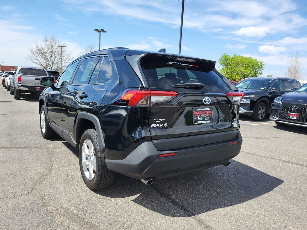 Used 2021 Toyota RAV4 LE image 5
