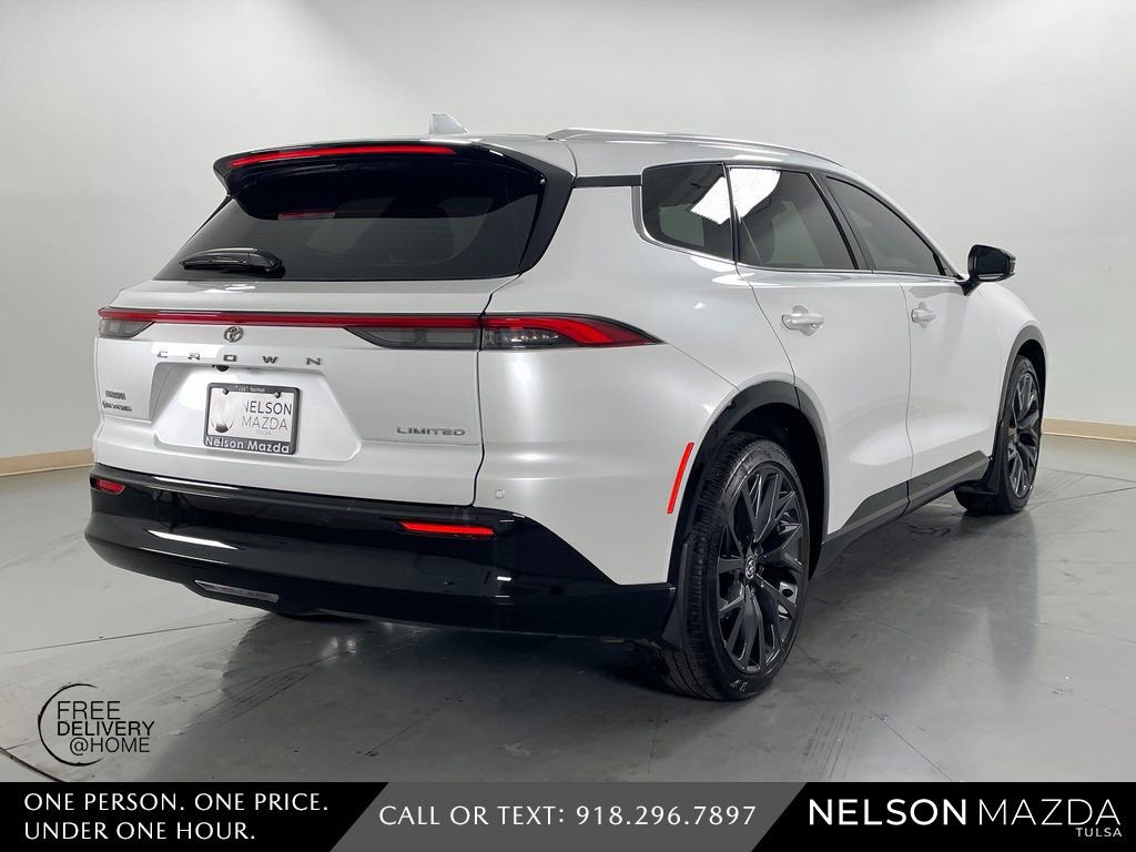 Used 2025 Toyota Crown Signia w/ Advanced Technology Package image 6