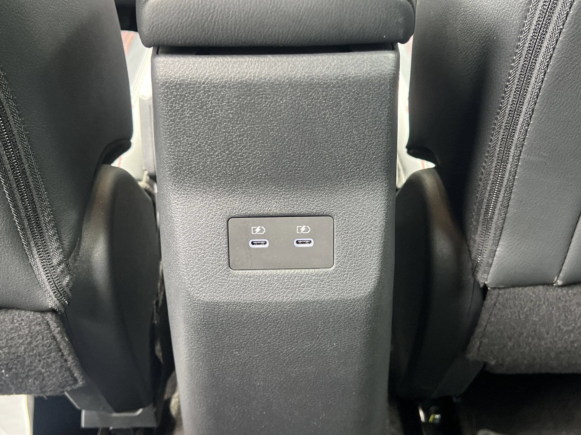 Certified 2025 Nissan Kicks SR FWD image 18