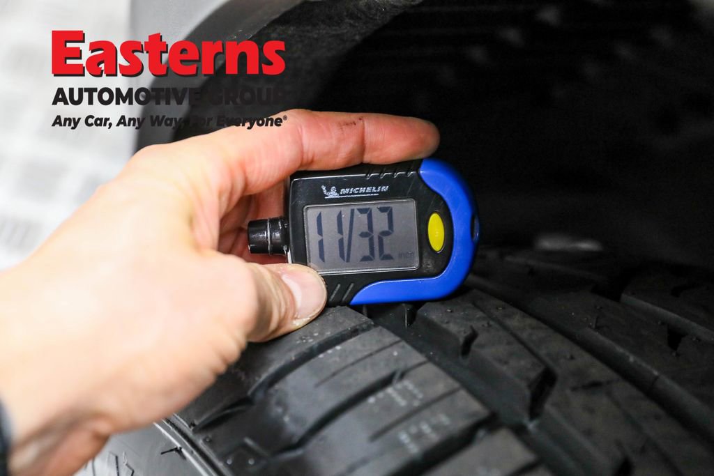 Used 2023 Jeep Grand Cherokee L Laredo image 30