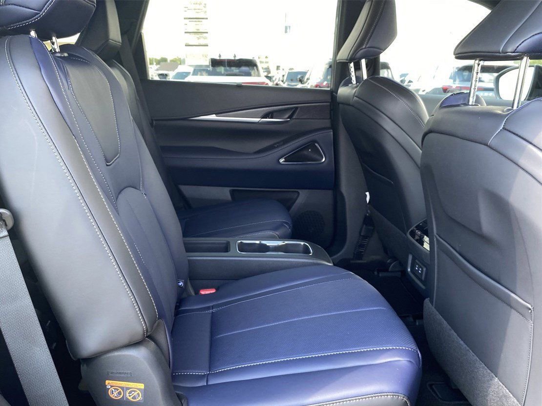 New 2026 INFINITI QX60 Sport w/ Dark Cargo Package image 27