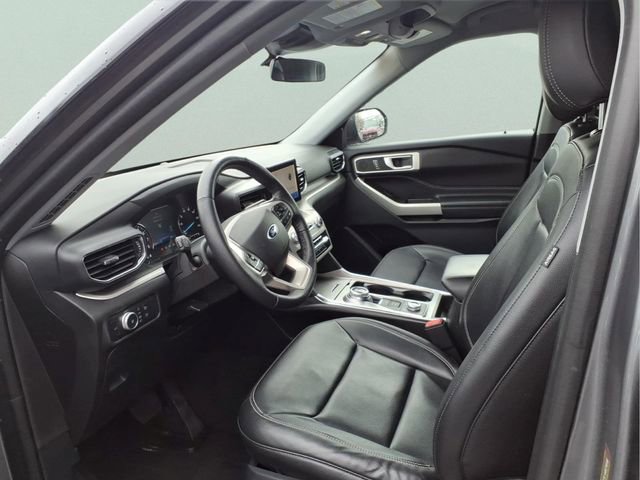 Used 2021 Ford Explorer XLT w/ Equipment Group 202A image 11