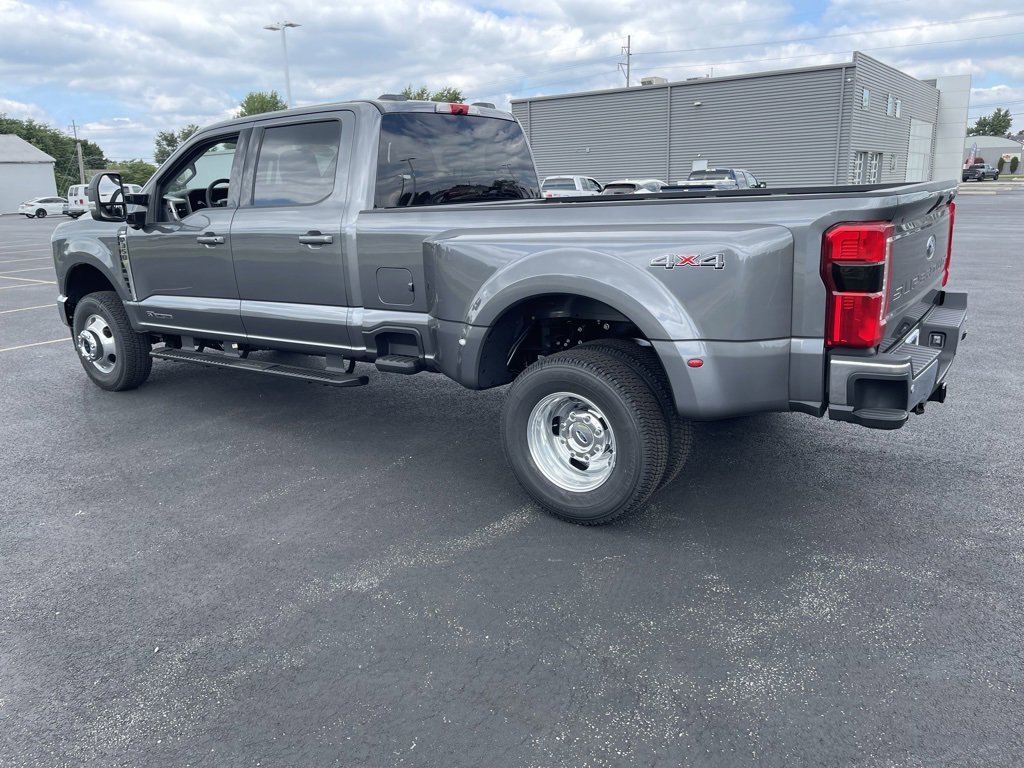 New 2026 Ford F350 4x4 Crew Cab DRW Super Duty image 4