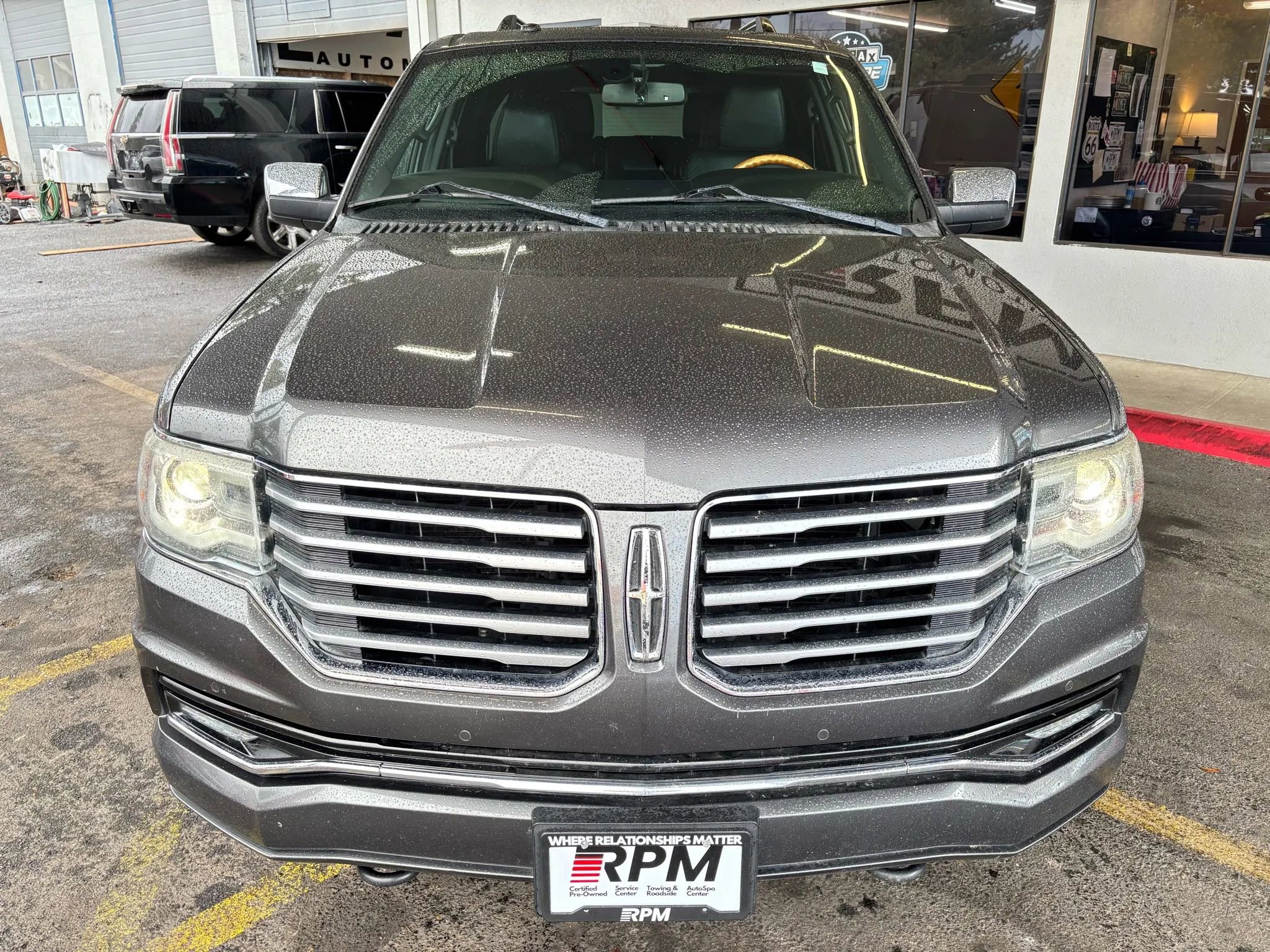 Used 2016 Lincoln Navigator L Select image 2