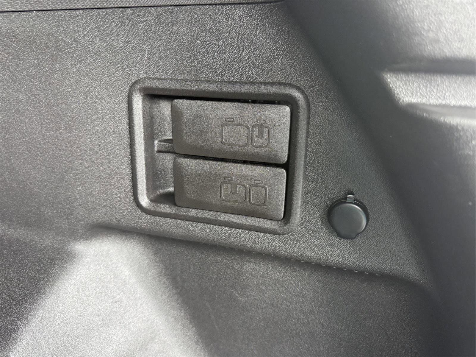 Used 2023 Chevrolet Equinox LT AWD/4WD image 10