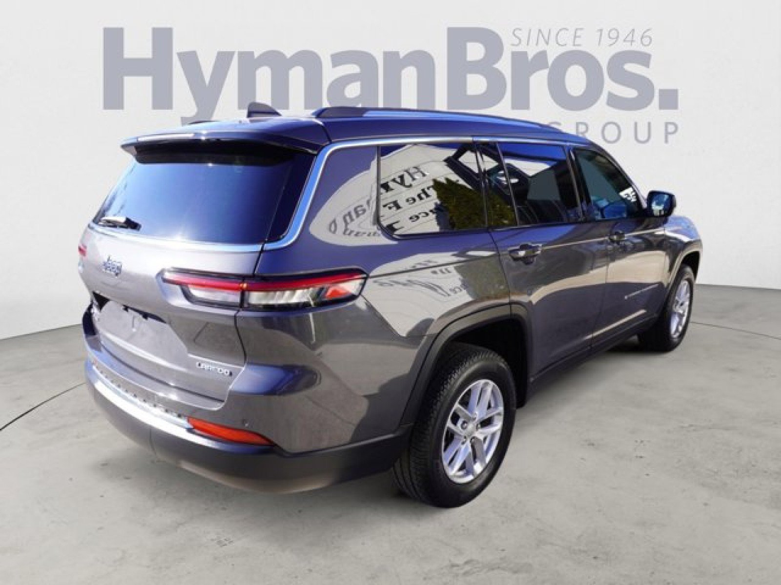 Used 2022 Jeep Grand Cherokee L Laredo w/ Luxury Tech Group I AWD/4WD image 5