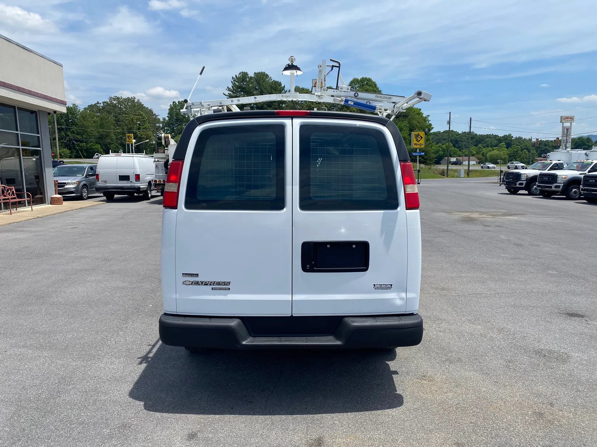 Used 2011 Chevrolet Express 2500 RWD image 6