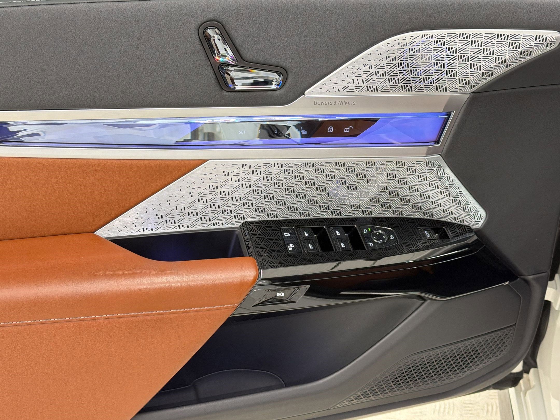 Certified 2023 BMW 760i xDrive w/ Executive Package image 13