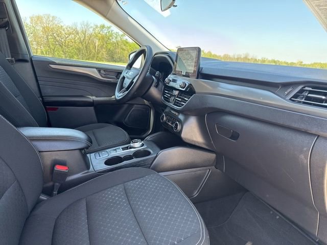 Used 2025 Ford Escape Active AWD/4WD image 16