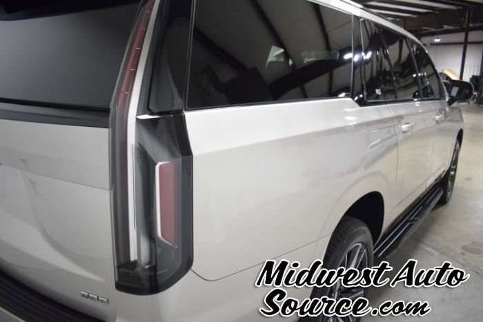 Used 2023 Cadillac Escalade ESV Sport w/ LPO, Illumination Package image 5