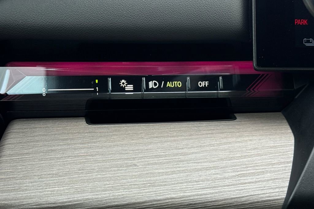 Used 2024 BMW i5 eDrive40i w/ M Sport Package image 31