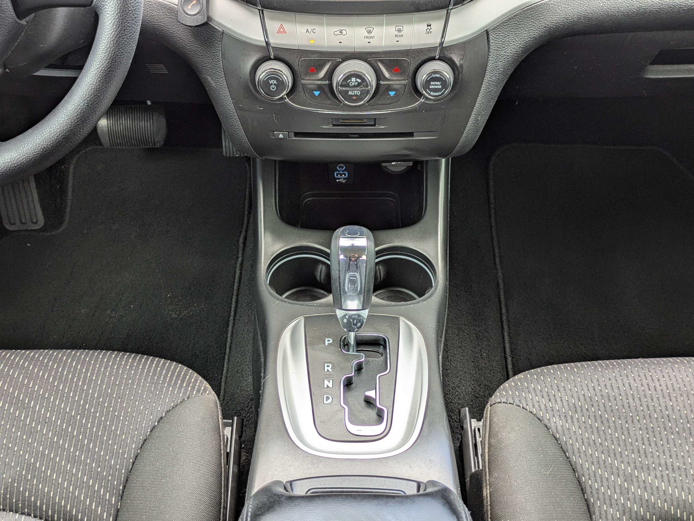 Used 2020 Dodge Journey SE w/ Blacktop Package FWD image 19