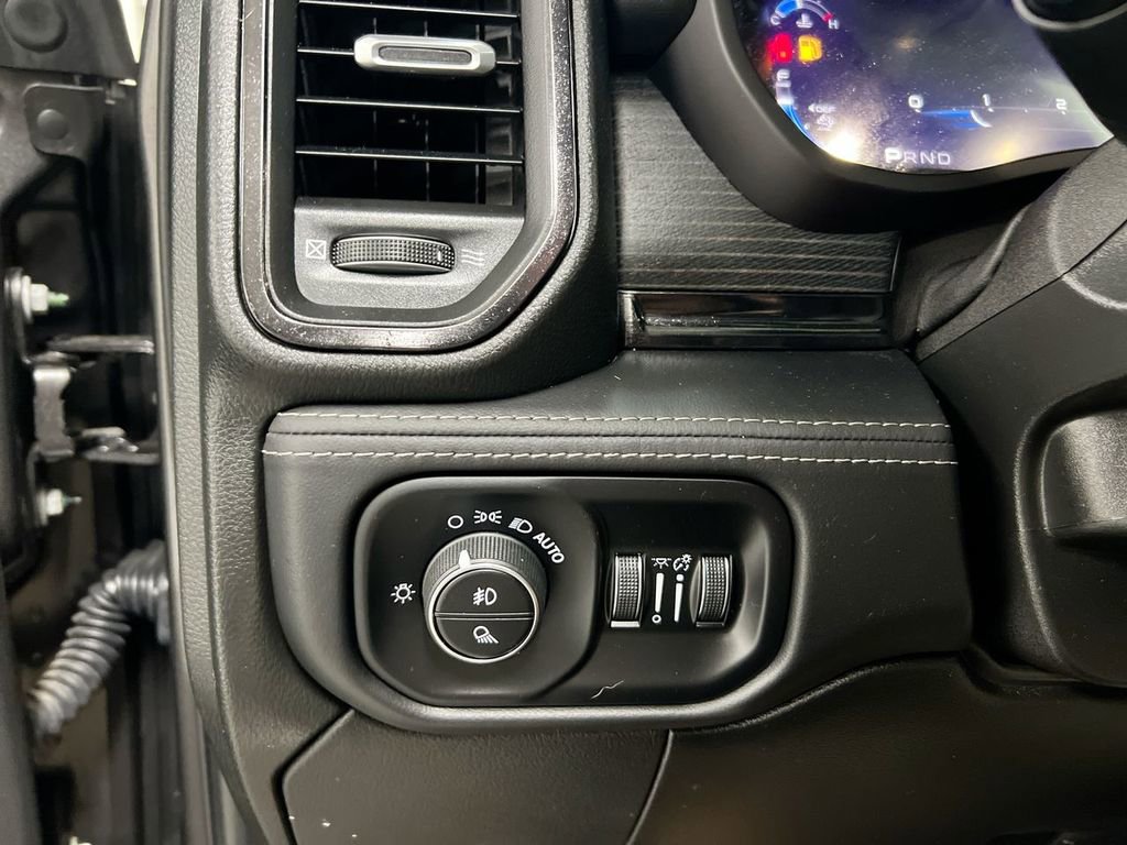 Used 2024 RAM 3500 Limited image 19
