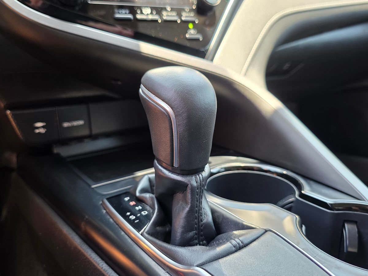 Used 2019 Toyota Camry SE FWD image 37