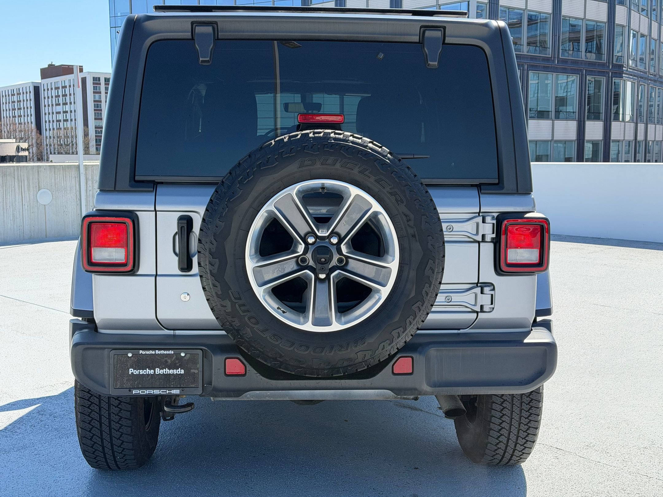 Used 2019 Jeep Wrangler Unlimited Sahara image 6